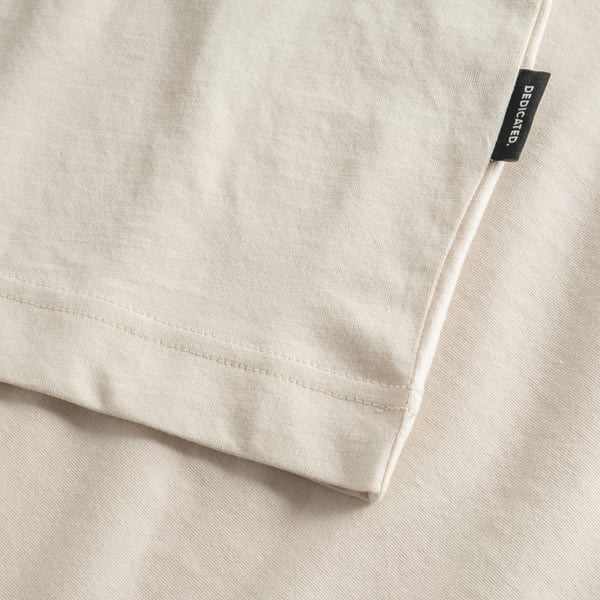 T-shirt Vadstena - Curious Cat Oat White