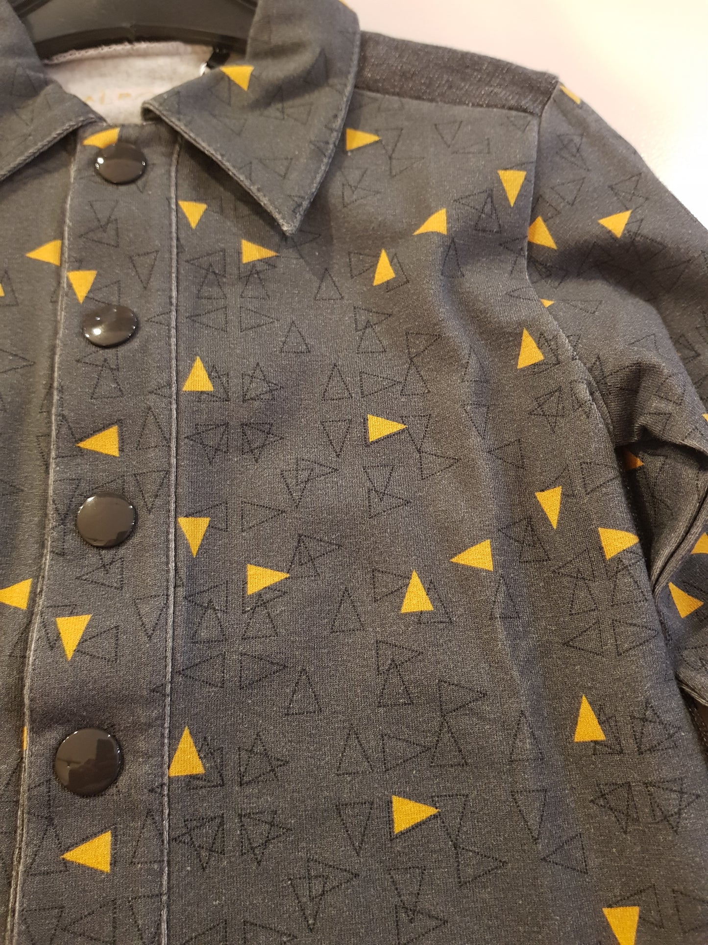 OUTLET - Hilion Shirt - Rabbit Triangle