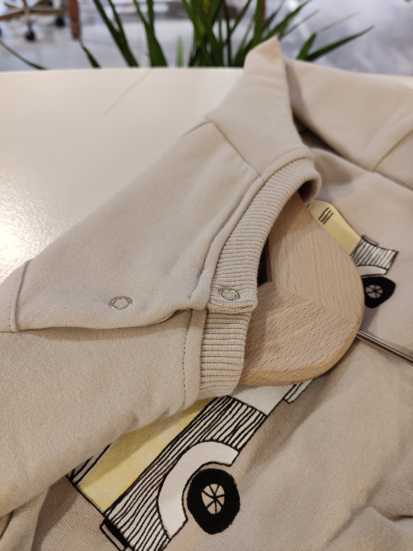 OUTLET - Sweater Road Trippin