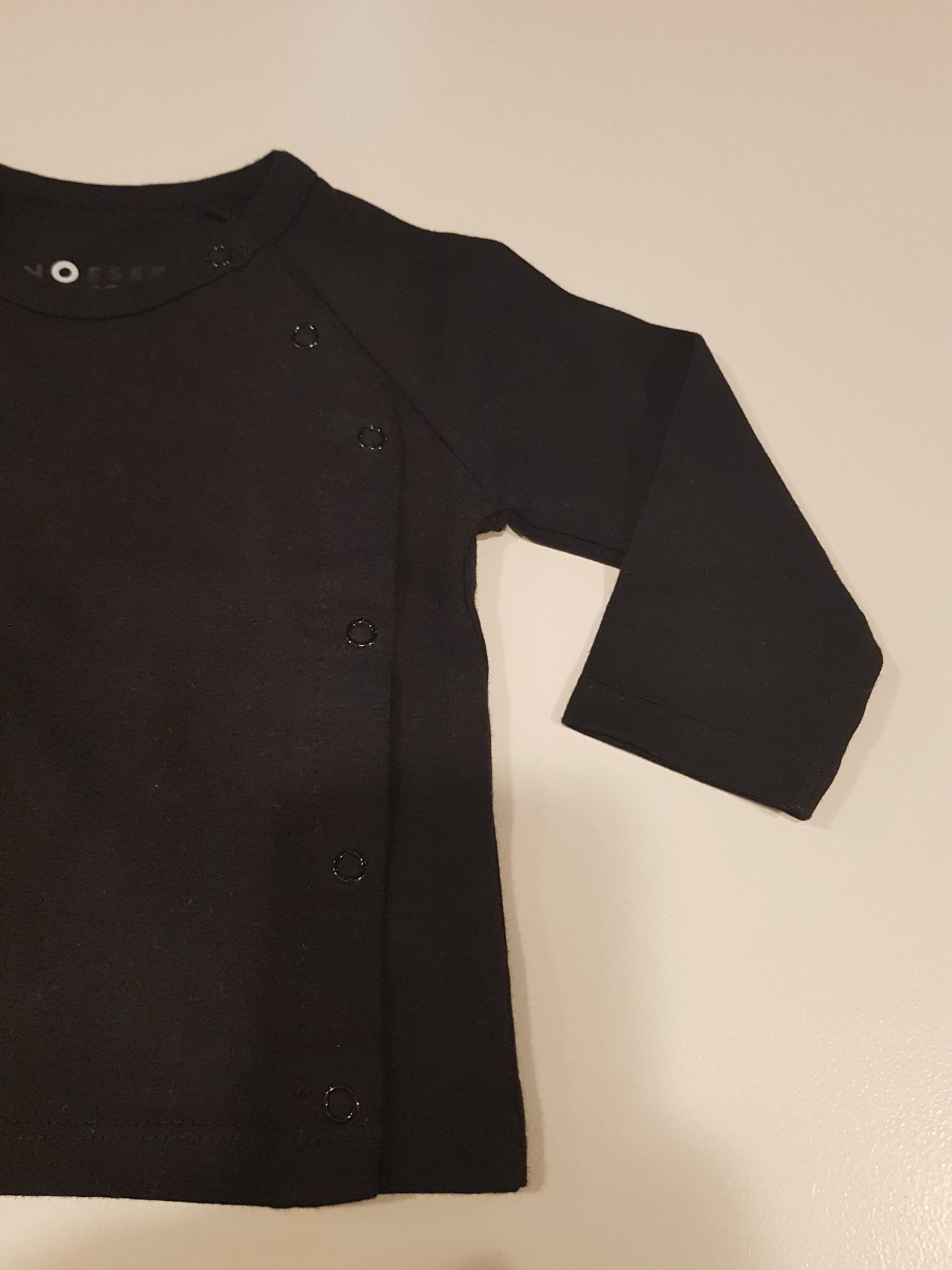 OUTLET - Silas Longsleeve - Arrow Black